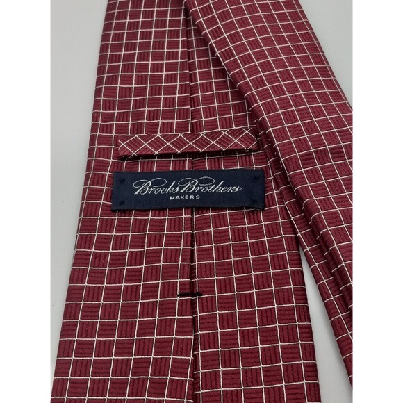 Brooks Brothers Silk Makers Necktie. Red & White Squares Men's Tie 58" x 3.75" - Picture 2 of 6